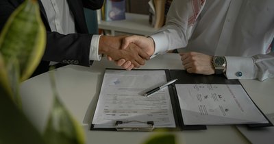 Jak skutecznie negocjować cenę mieszkania na rynku wtórnym